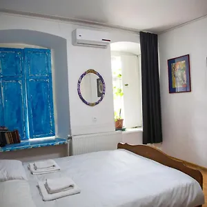 In The Center Of The City 2rooms Хостел Тбилиси